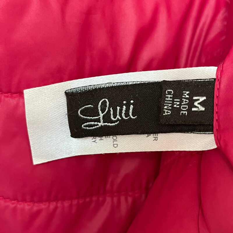 Luii Quilted Puffer Vest<br />
Zipper Closure<br />
Pink or Orange<br />
Size: Medium